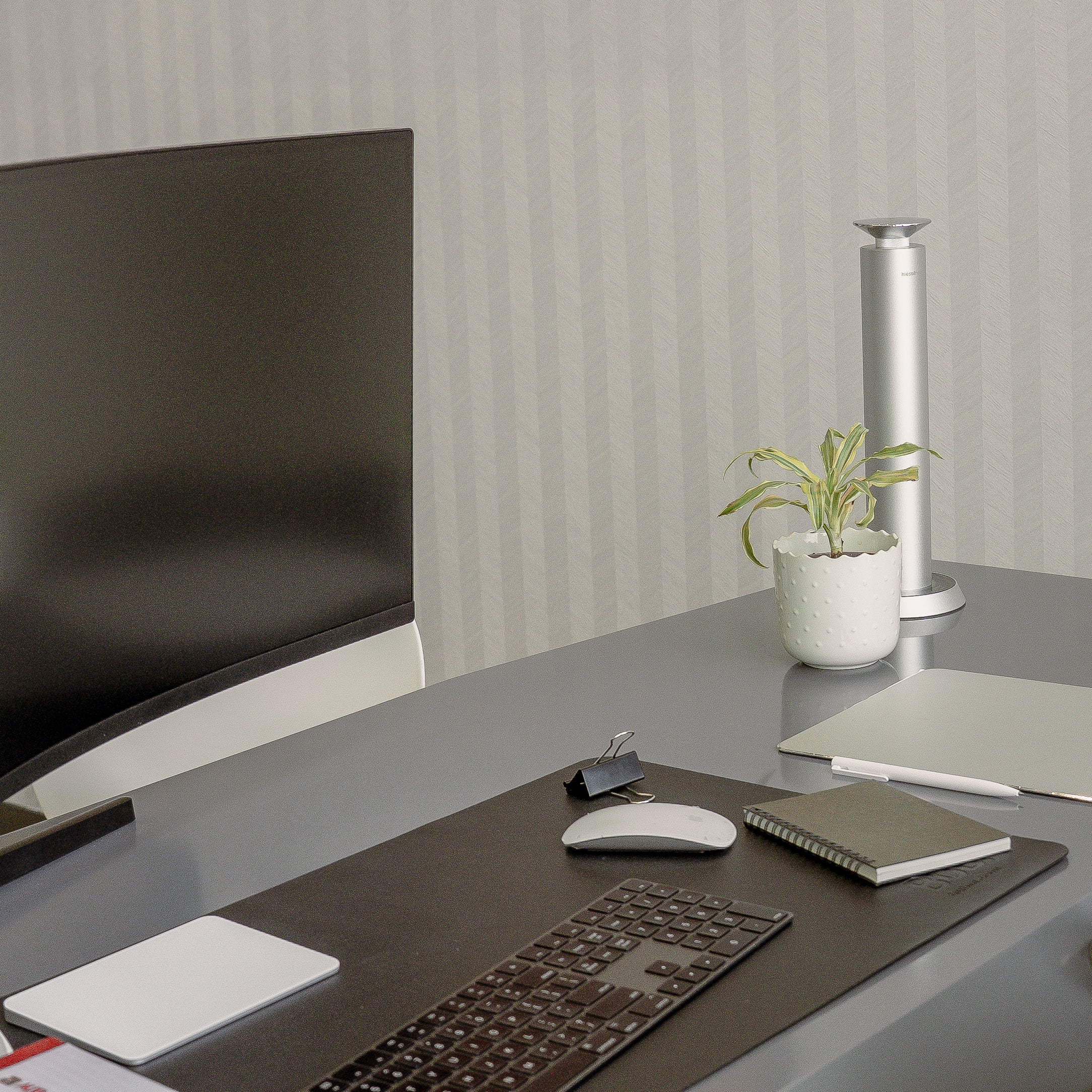Sleek Advanced